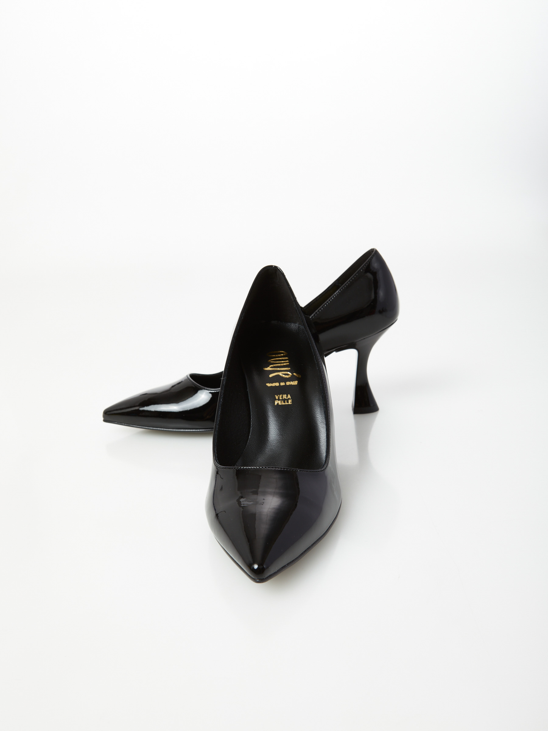 In stock 14.10.2024 Women's shiny pumps OVYE black